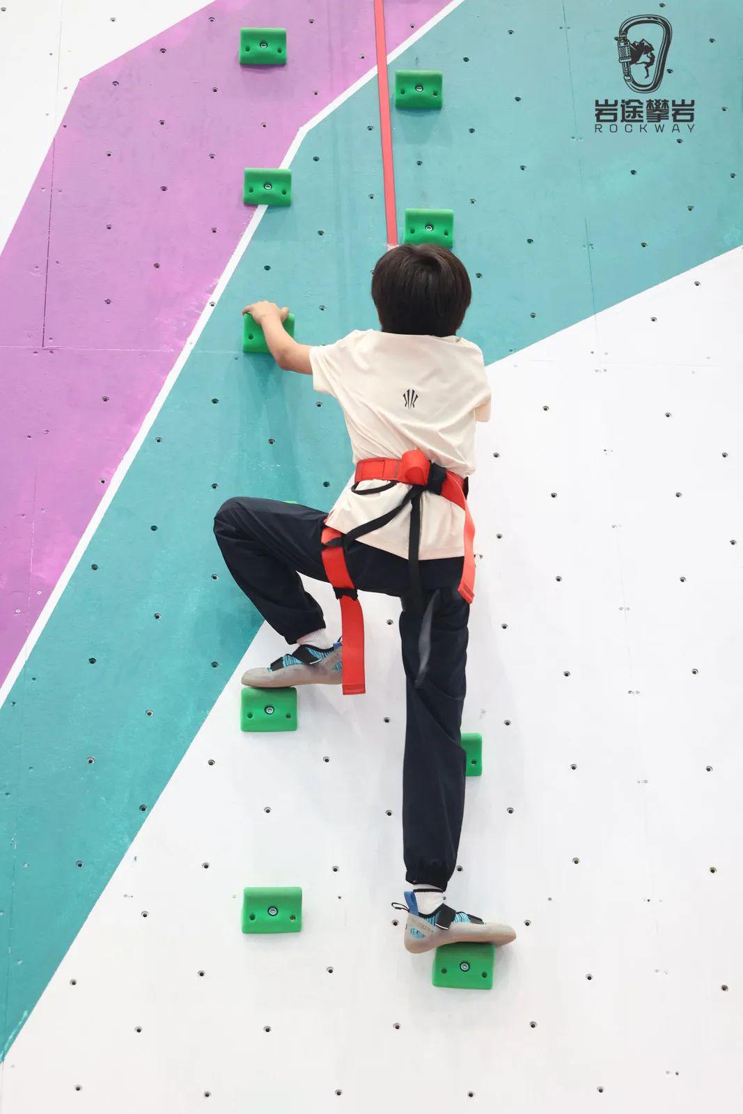 开云体育APP-关于运动攀岩赛,坚韧不拔的精神写在牆上的信息